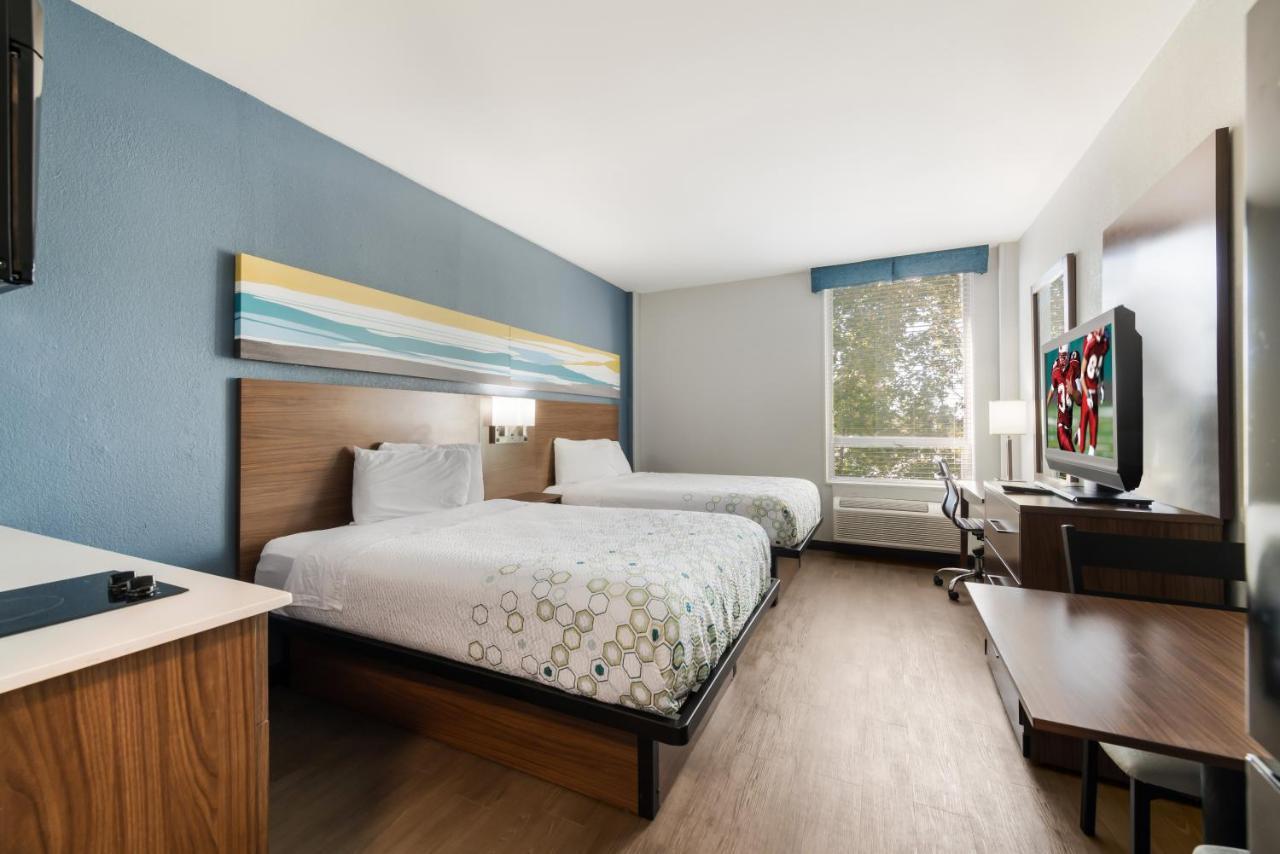 Hometowne Studios By Red Roof Newport News - Hampton West المظهر الخارجي الصورة