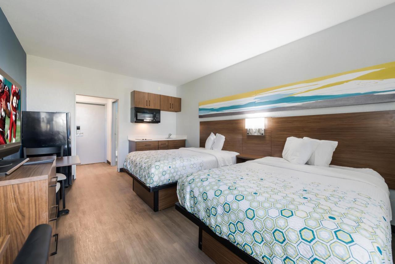 Hometowne Studios By Red Roof Newport News - Hampton West المظهر الخارجي الصورة