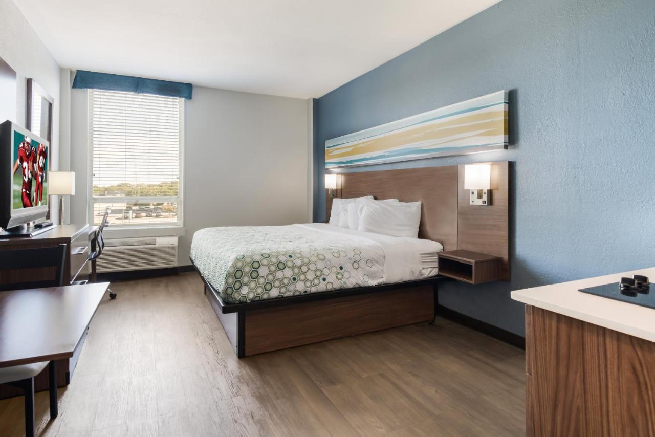 Hometowne Studios By Red Roof Newport News - Hampton West المظهر الخارجي الصورة